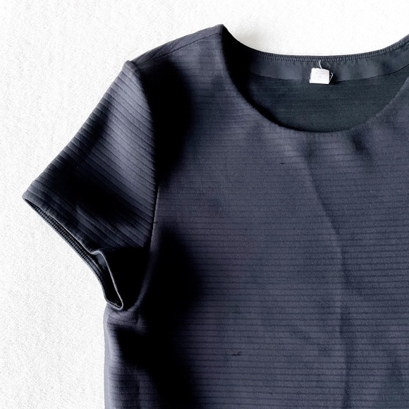 Lululemon Boxy Crop Tee - Picture 2 of 7